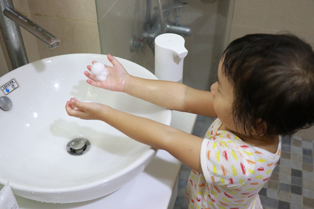 米家自動感應洗手機開箱 ▋小米洗手機，家有新生兒必備，養成洗手好習慣
