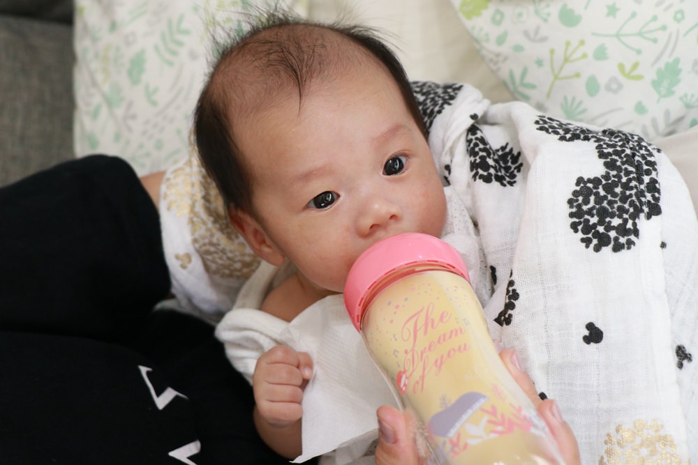 寶寶奶瓶分享。KUKU酷咕鴨夢想樂章玻璃奶瓶