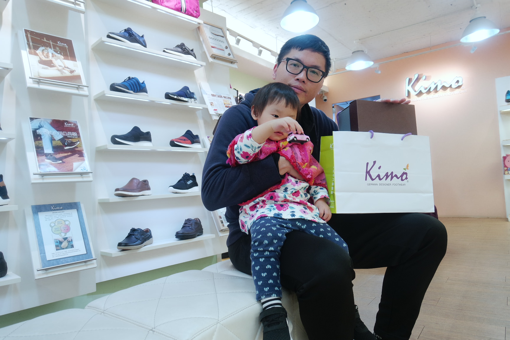 Kimo德國手工氣墊鞋，門市選購分享 ▋臨台北捷運出口，試穿買鞋很方便 @艾比媽媽