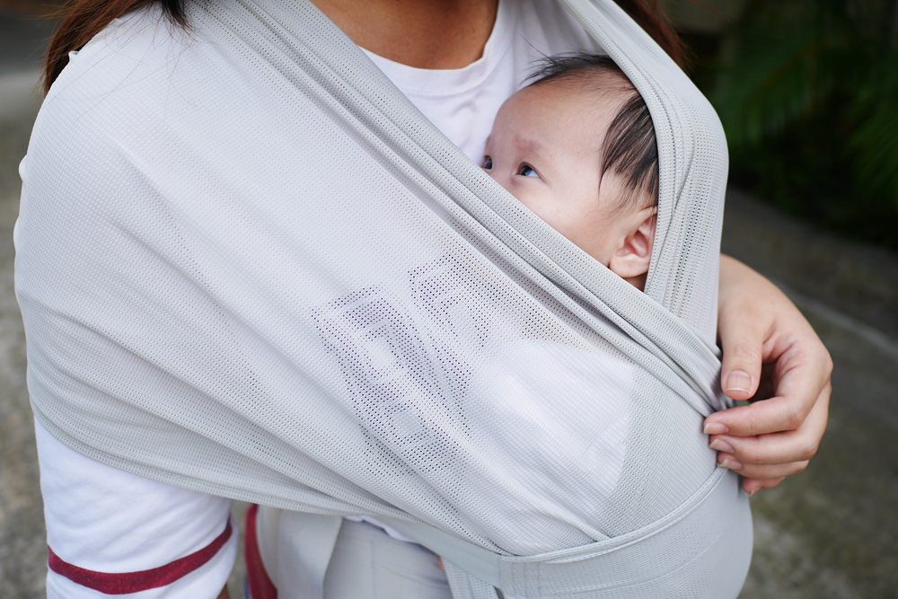 新生兒揹巾推薦-韓國 Pognae Step One Air 包覆式新生兒揹巾分享 ▌超好穿戴上手，獨自操作沒問題