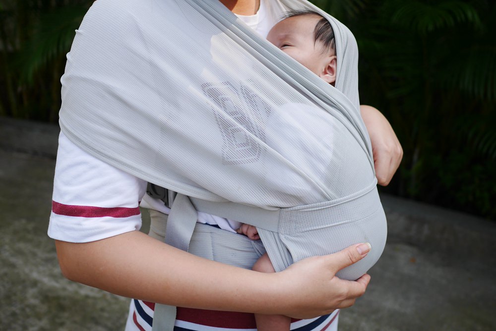 新生兒揹巾推薦-韓國 Pognae Step One Air 包覆式新生兒揹巾分享 ▌超好穿戴上手，獨自操作沒問題