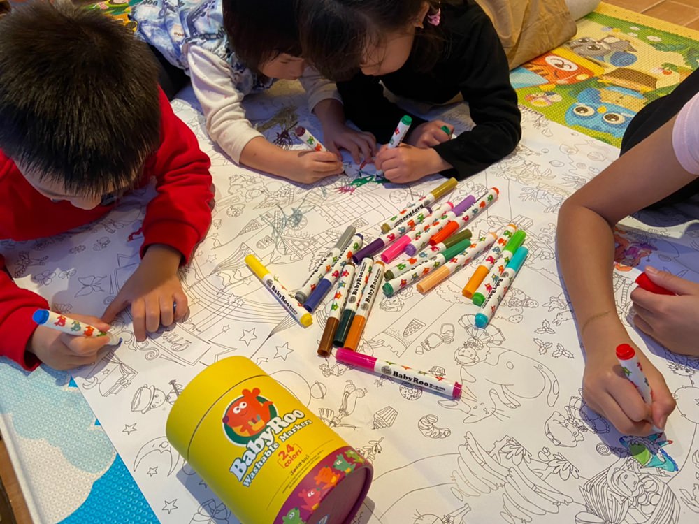 西班牙 JoanMiro 幼兒蠟筆、彩色筆、拼圖、水畫冊、靜電貼紙。寓教於樂，又能消磨時間