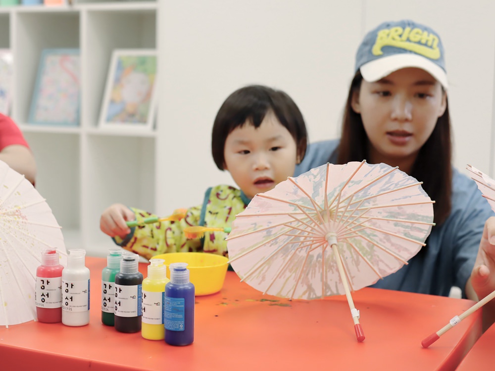 韓國SnowKids手指顏料美術用品。安全、無毒的手指膏，蠟筆、畫筆