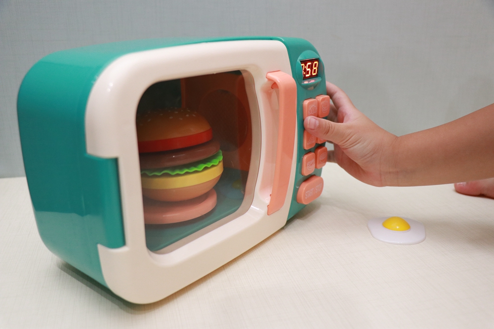 平價玩具推薦－CuteStone盟石仿真聲光玩具。兒童野餐烤肉玩具、微波爐廚具套裝玩具、兒童溫變廚房洗澡玩具（團購優惠價）