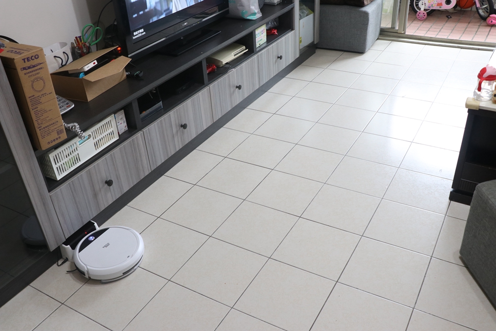 掃拖機器人推薦。TECO東元-智慧掃地機器人 ▋ 大吸力，路徑導航，掃吸拖一機搞定（旺德電通）