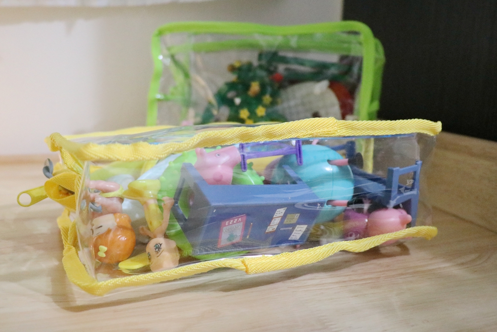 百寶袋王挑選及開箱介紹-收納玩具、文具、換季衣物的好幫手。