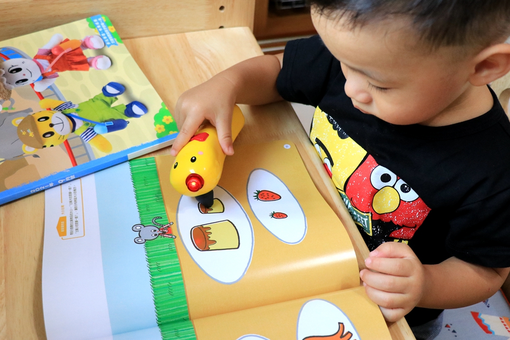 巧連智幼幼版-2-3歲幼幼版心得分享。點讀巧比，功能比一般點讀筆還厲害
