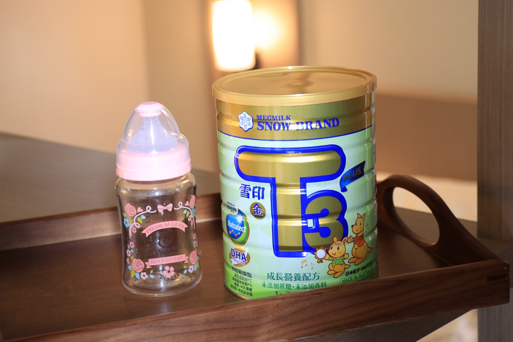 雪印金T3PLUS新升級！銜接母乳配方，補充寶貝營養。嚐鮮福袋，加贈遊戲趣味電話