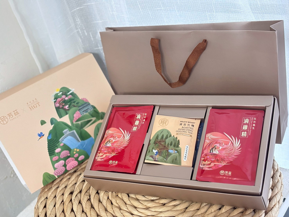 過年送禮首選－芳茲滴雞精金萃御品禮盒，淡雅茶香，常溫滴雞精暖心抗疲勞