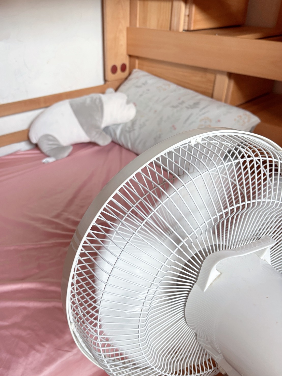 快速去塵蟎，讓孩子生活多一層防護，叮寧天然防蟎織品噴霧