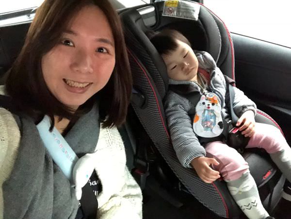 【生活】搭乘UBER 寶寶優步分享 ▋配有Combi汽車座椅，守護孩子安全