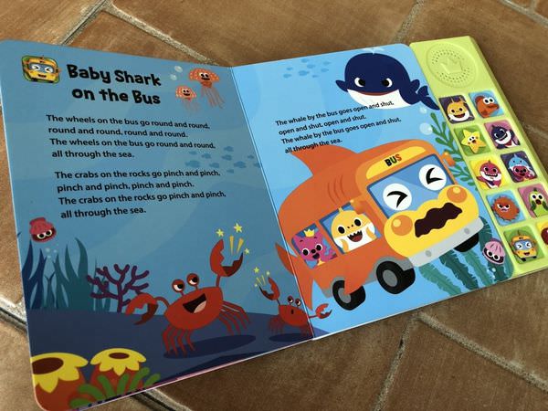 【寶寶】PinkFong碰碰狐有聲書/BabyShark音樂書開箱分享 ▋ 多首經典歌曲，BabyShark、SharkABC、Shark123
