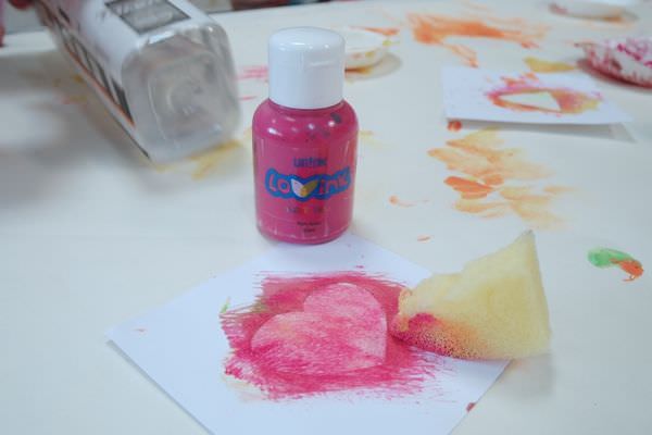 【寶寶】手指顏料創意玩法整理 ▋拓印玩顏料、冰磚顏料、彈珠顏料畫、尿布顏料畫
