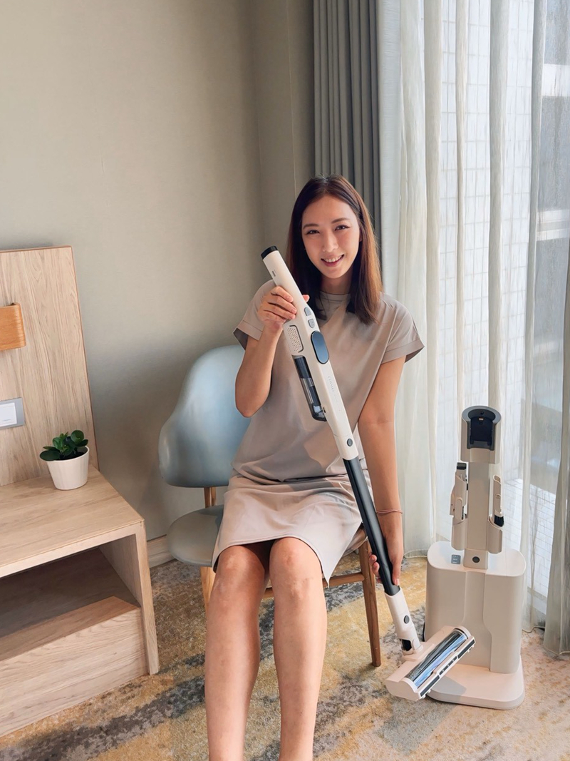 1.5kg超輕！奇美無線吸塵器，自動集塵告別髒手！